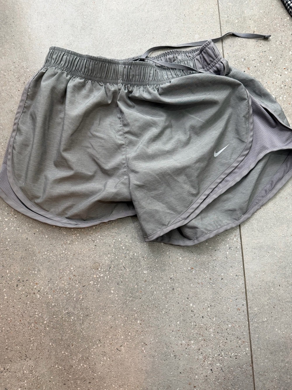 Bundle of 4 Nike DRI-FIT Running Shorts - Picture 5 of 13